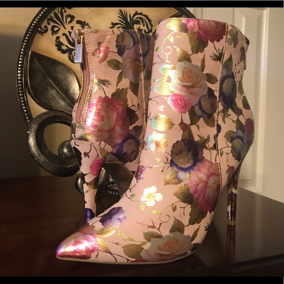 Shoes - Floor high heel booties